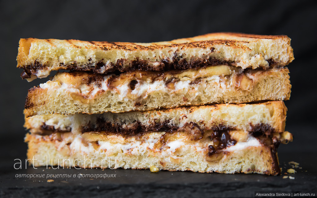 Сэндвич с рикоттой, бананом и шоколадом - пошаговый рецепт с фото
