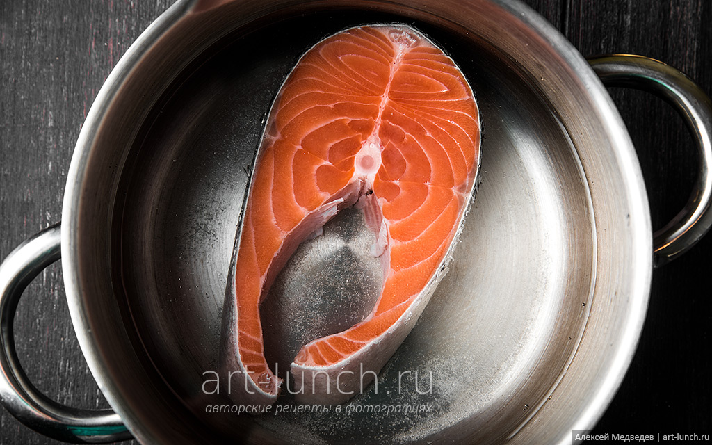 Заливаем в кастрюлю 1 литр чистой воды