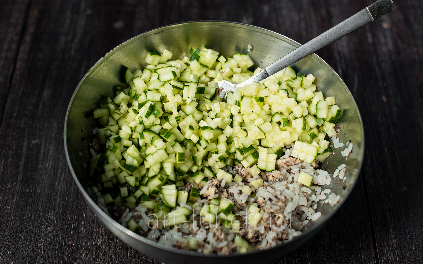 Салат с консервированной рыбой