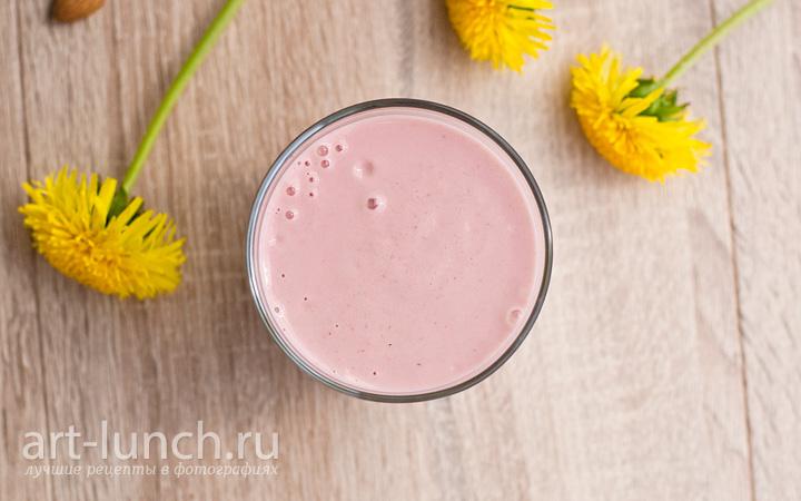Бананово-клубничный смузи пошаговый рецепт с фото
