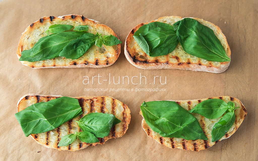 Брускетта с лисичками и рикоттой - пошаговый рецепт с фото