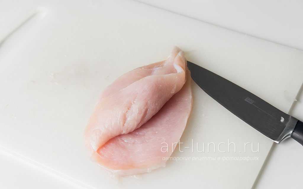 Фото приготовления пикантной курицы в горчичном соусе, шаг 5 делаем продольный разрез